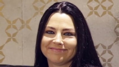 EVANESCENCE's AMY LEE Has 'An Idea' About How To Celebrate 20th Anniversary Of 'Fallen' In 2023